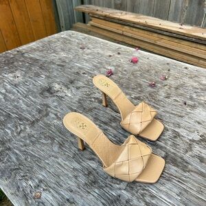 Vince Camuto Brelanie Sandal Heels size‎ 7.5